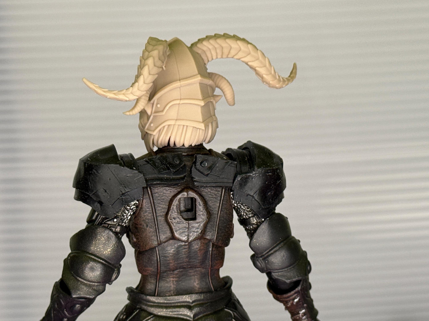 Small Plate Shoulder Pads - Mythic legions 2.0
