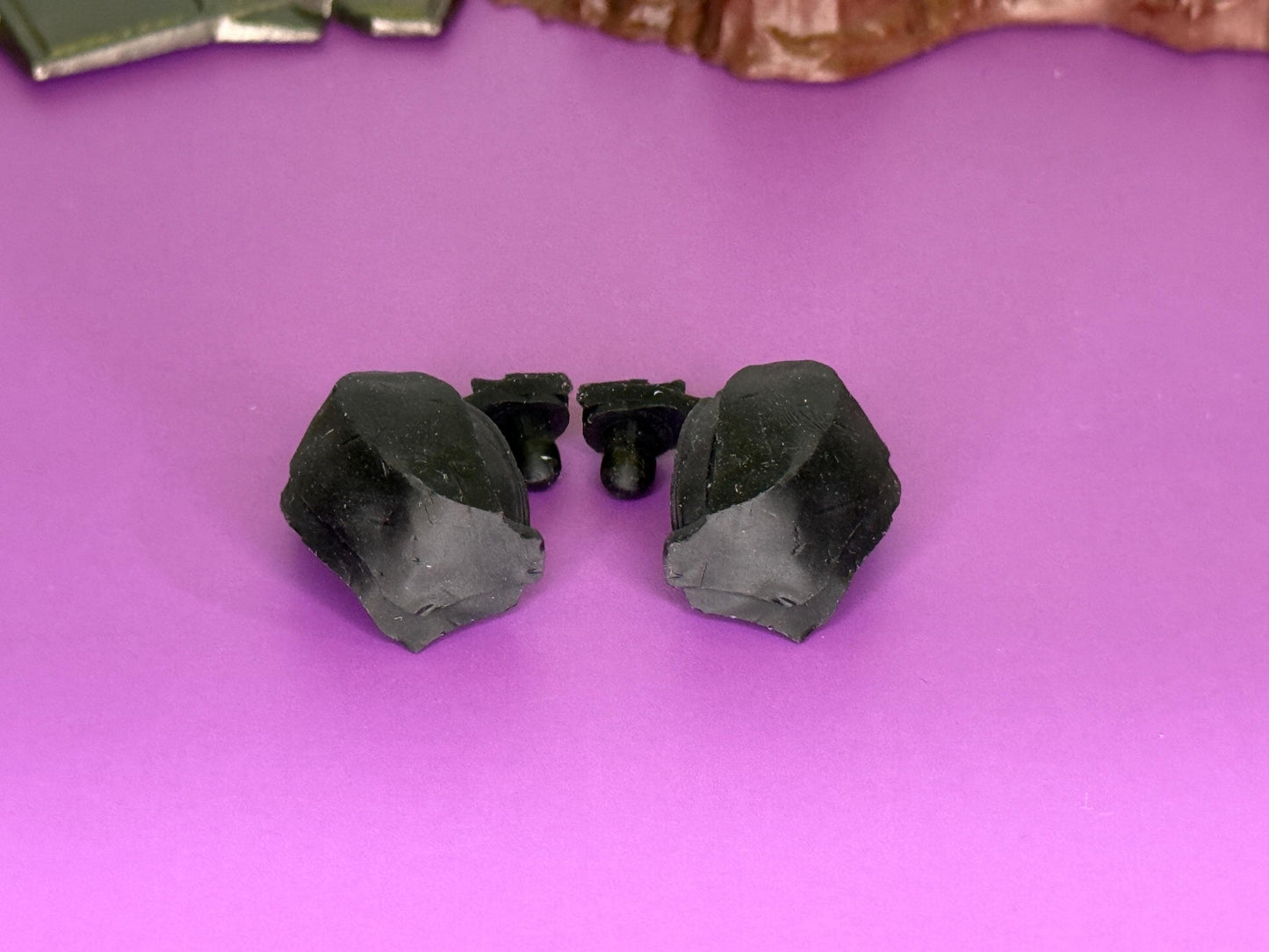 Small Plate Shoulder Pads - Mythic legions 2.0