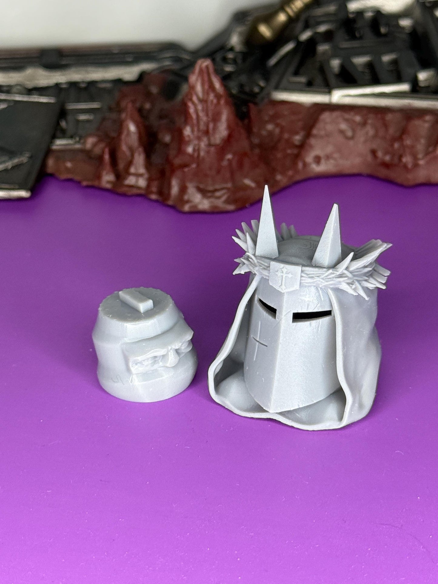 Lord Kaelan of the Spiked Aegis, holy knight helmet and head plug - Mythic Legions 1.0