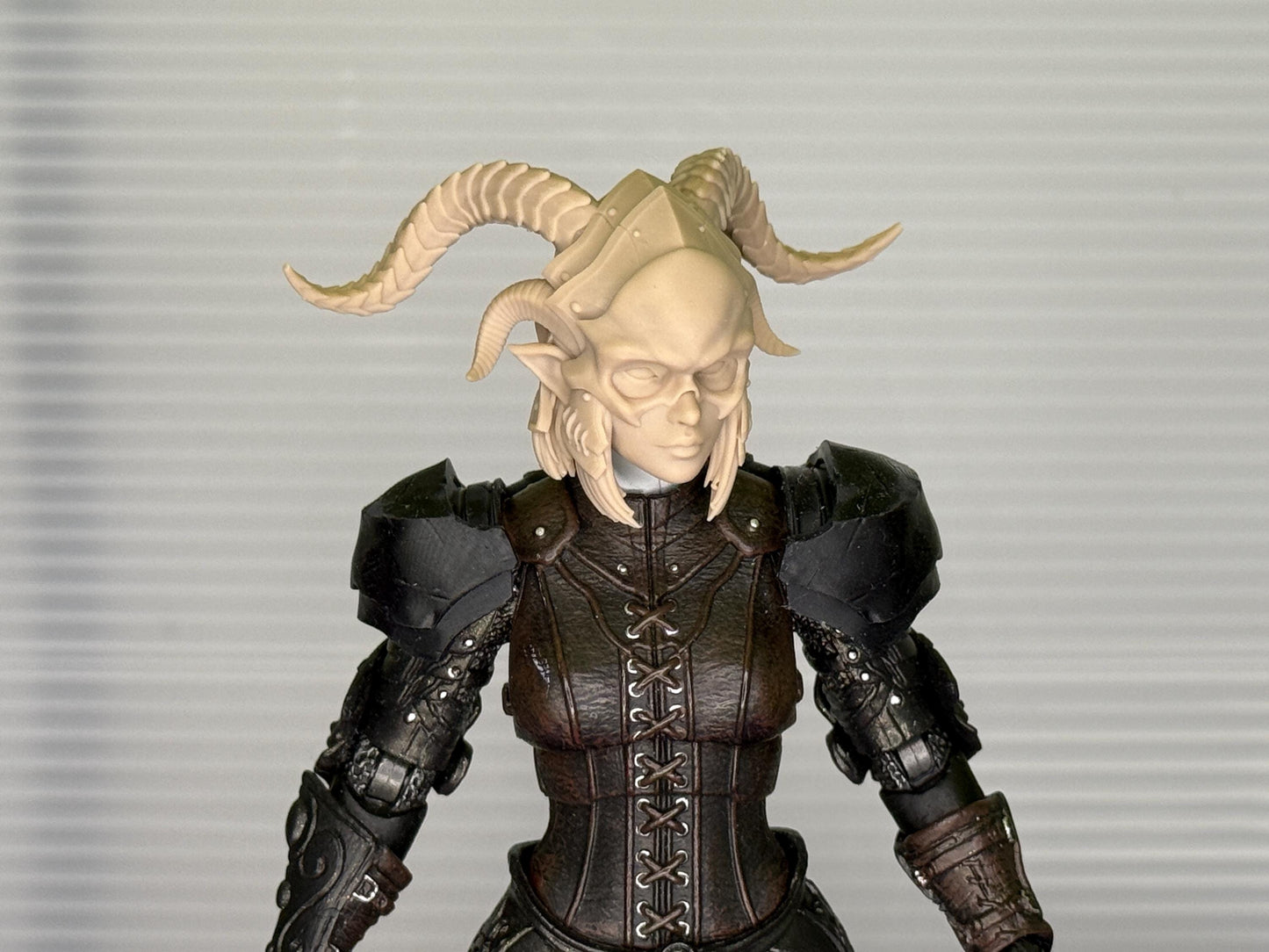 Small Plate Shoulder Pads - Mythic legions 2.0