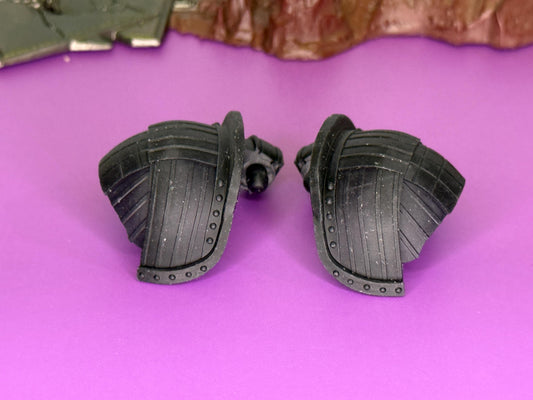 Plate Mail Pauldrons - Mythic Legions 1.0