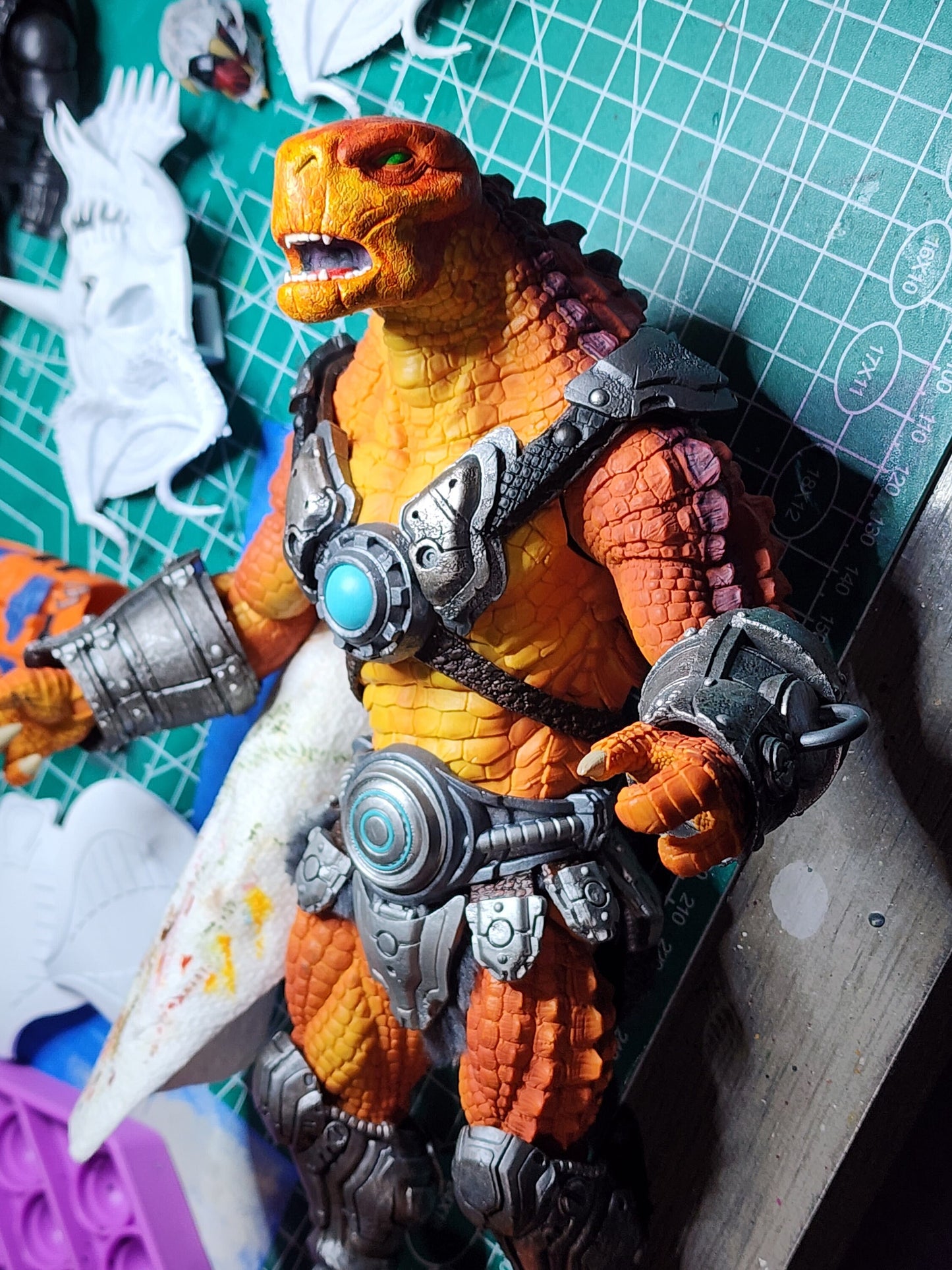 Ben 10 Humungousaur unpainted - Cosmic Legions Kraggnar Bodies