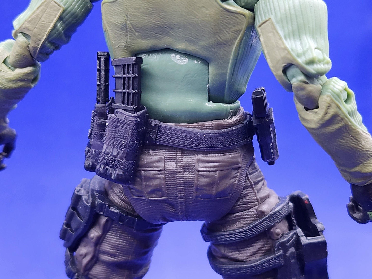 Belt with holster, handgun, 2 pistol mags, and 2 rifle mags - 1/12 scale 3d printed loadout