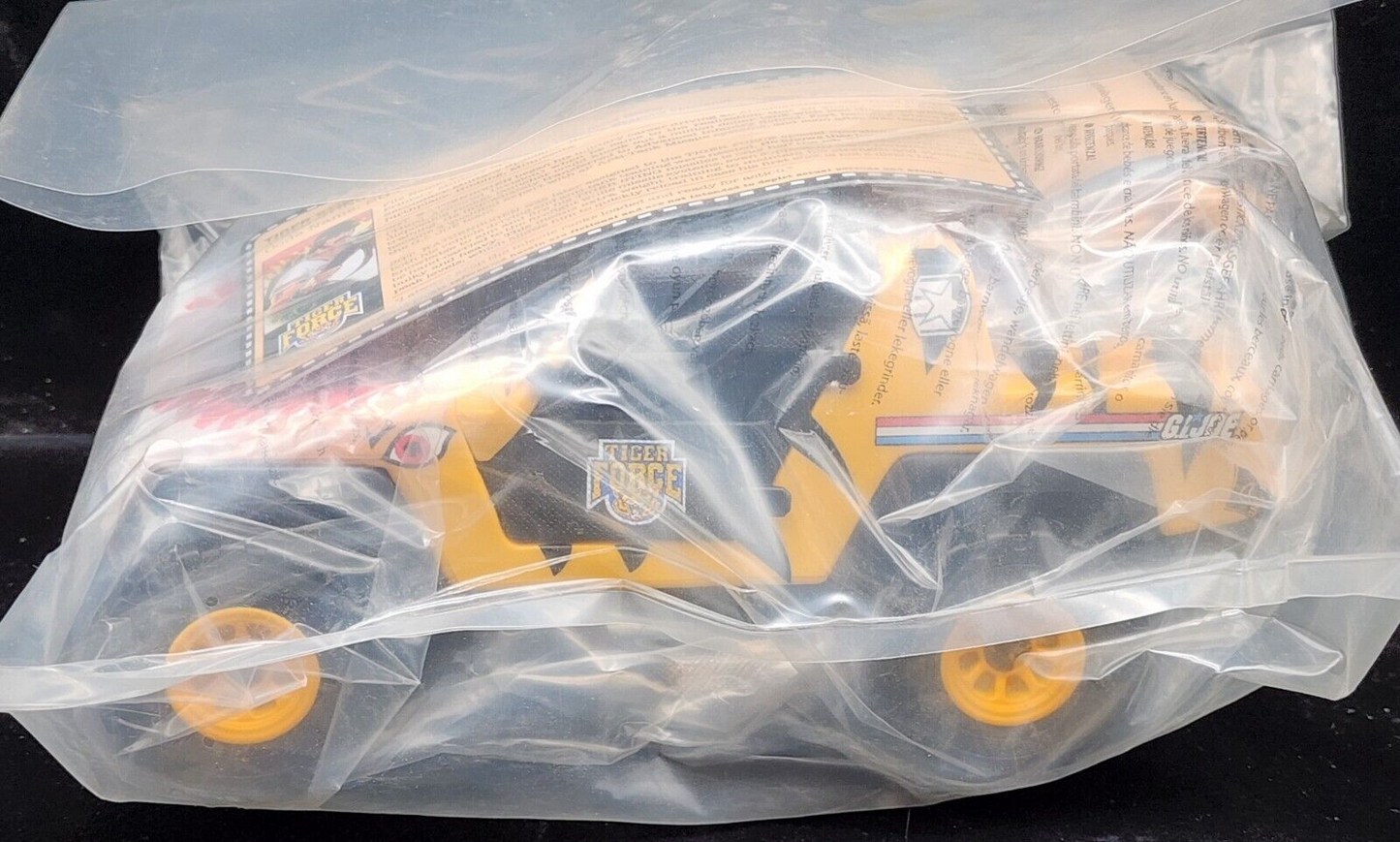 GI Joe Con JoeCon 2015 Tiger Sting with Bazooka0