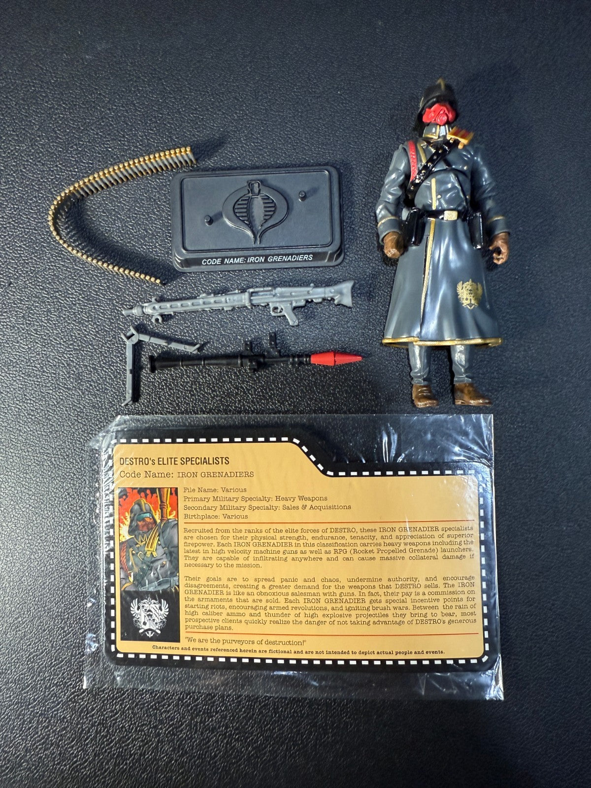 GI Joe JoeCon 2012 Iron Grenadier Elite Specialist Complete with file card0