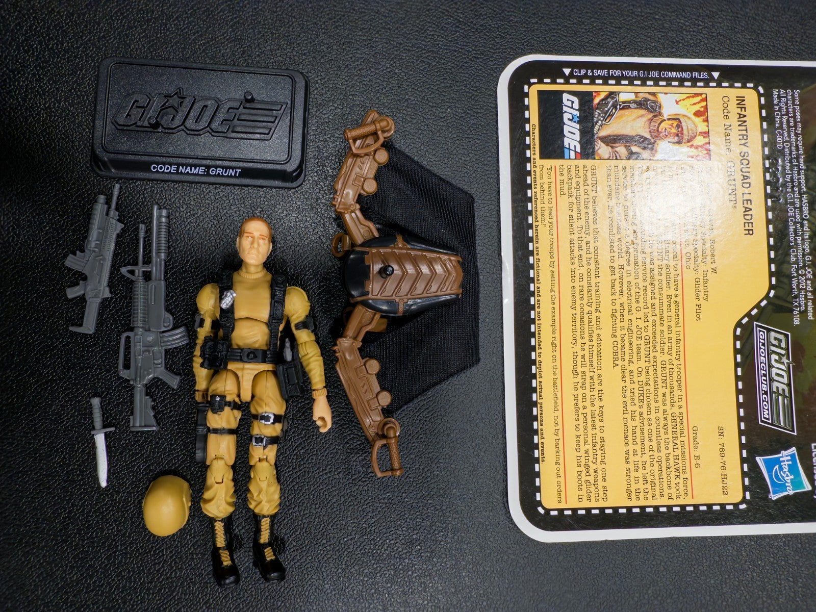 2013 GI Joe Joe Club FSS 1.0 figure Grunt with Desert glider0