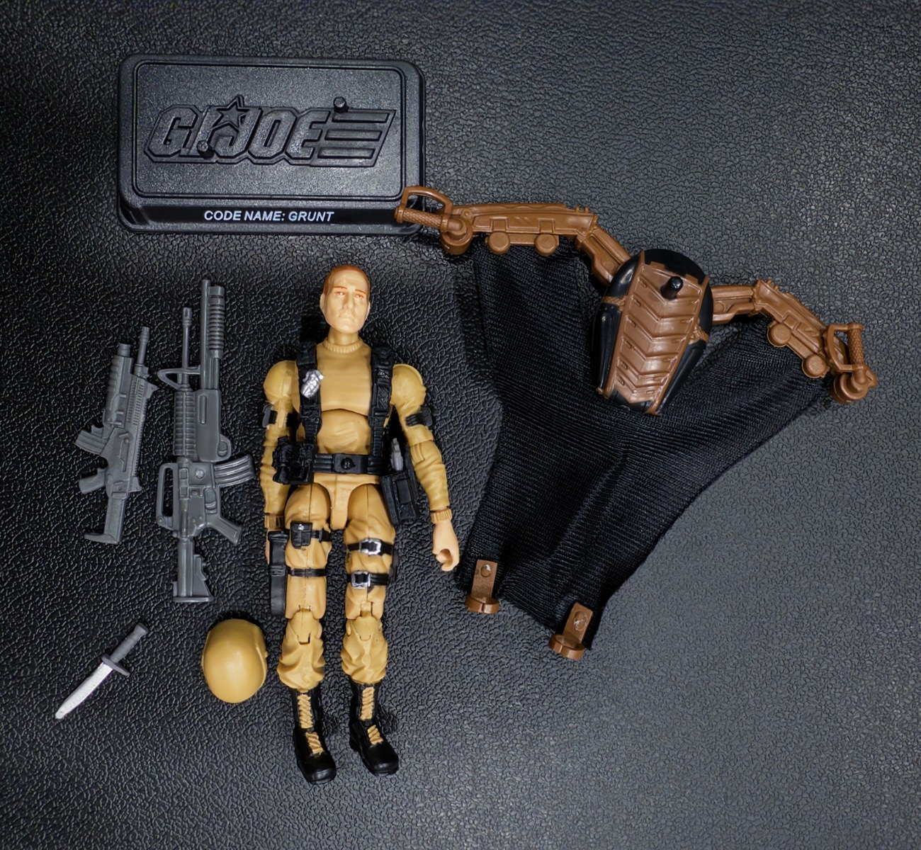 2013 GI Joe Joe Club FSS 1.0 figure Grunt with Desert glider1