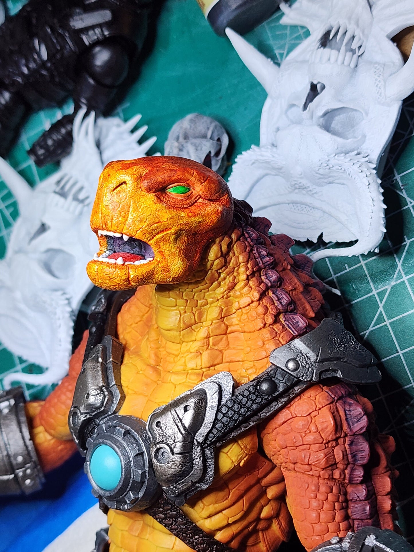 Ben 10 Humungousaur unpainted - Cosmic Legions Kraggnar Bodies