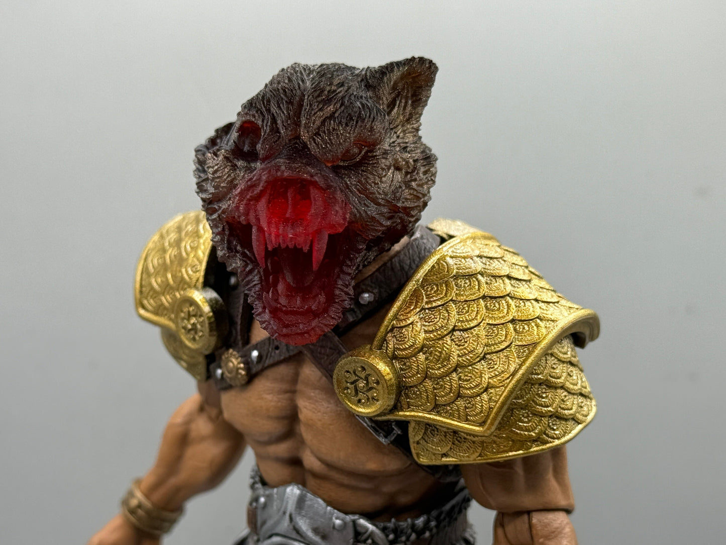 Painted Gold Plate Pauldrons - Mythic Legions 1.0