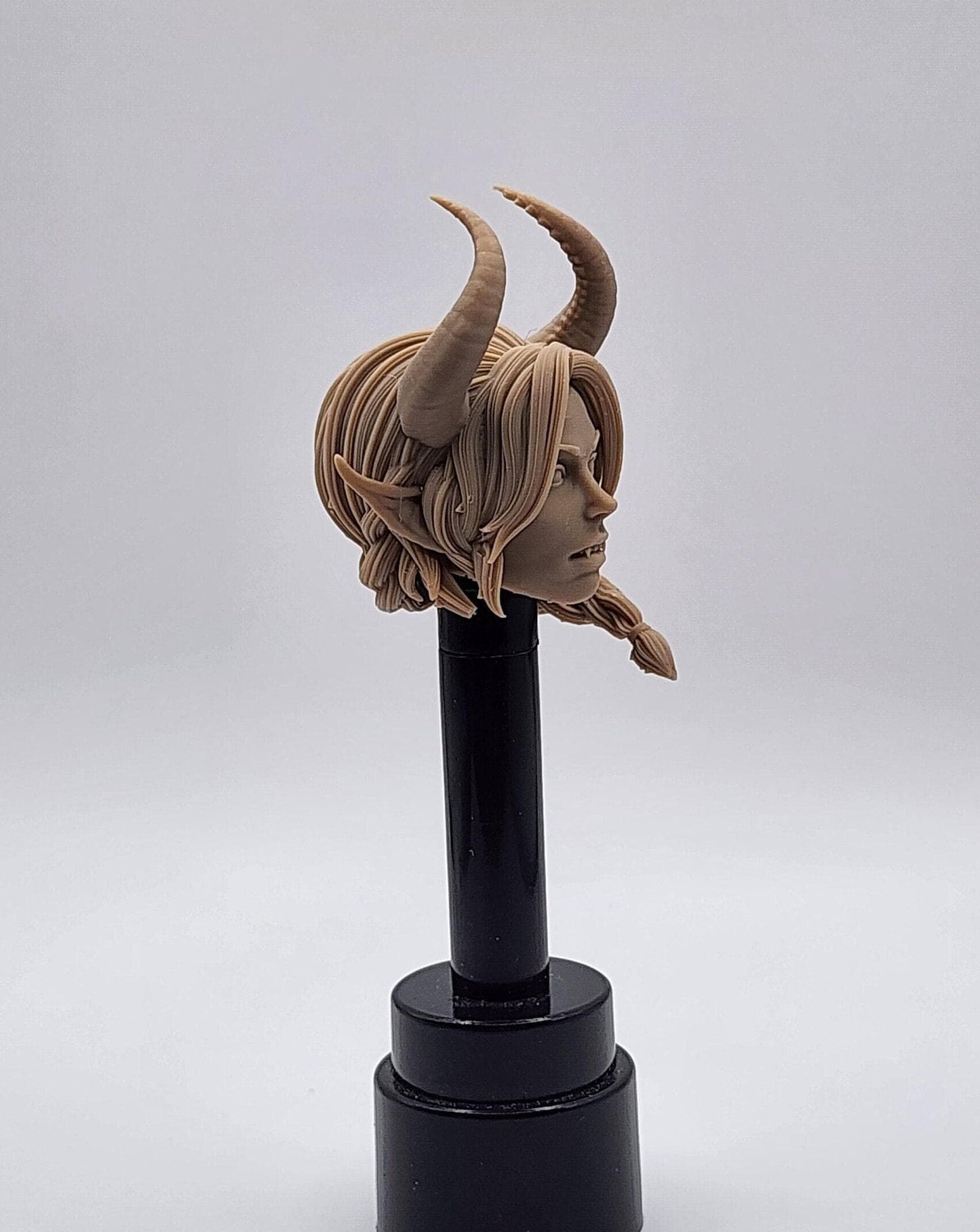 Morrigan Emberveil, female demon head – Mythic Legions 2.0 scale